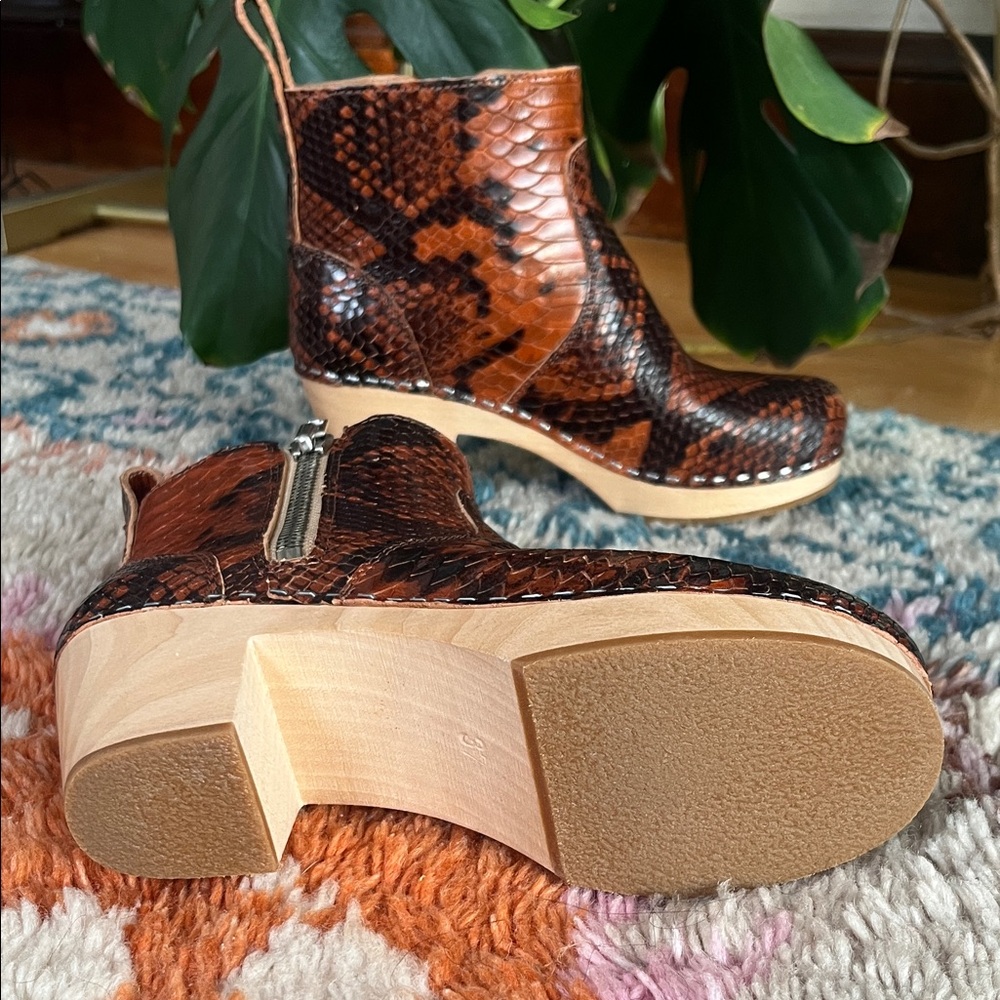 Swedish Hasbeens Brown Snakeskin Zip It Emy Booties  Ankle Boots, EUR 37/US 6.5 - Picture 2 of 5